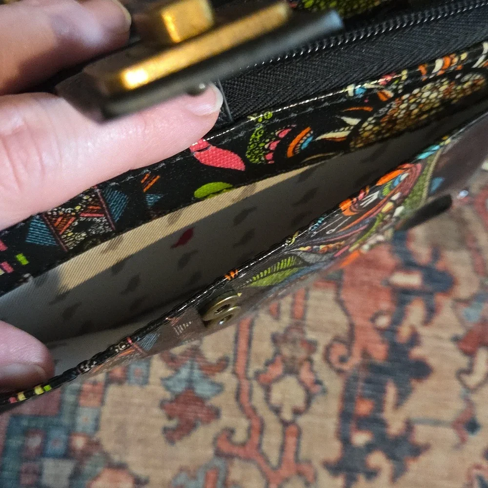 Sakroots Artist Circle Smartphone Crossbody - Picture 5 of 10